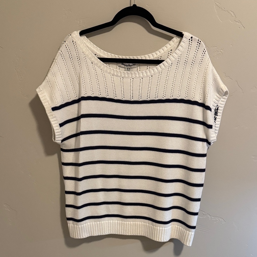 Tommy bahama nautical style sweat sweater. Excellent used condition.